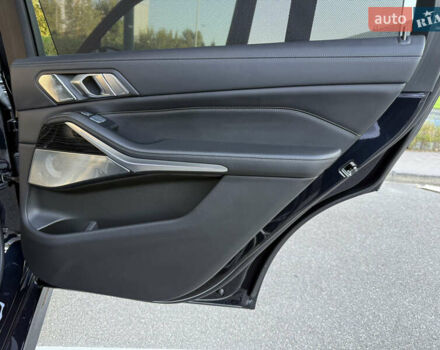 Черный БМВ X7, объемом двигателя 4.39 л и пробегом 29 тыс. км за 81500 $, фото 61 на Automoto.ua