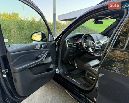 Черный БМВ X7, объемом двигателя 4.39 л и пробегом 29 тыс. км за 81500 $, фото 30 на Automoto.ua