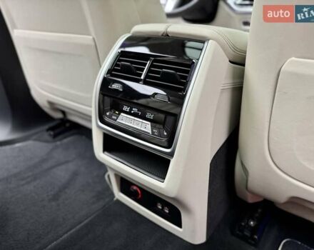 Черный БМВ X7, объемом двигателя 4.4 л и пробегом 88 тыс. км за 84800 $, фото 50 на Automoto.ua