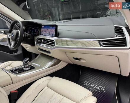 Черный БМВ X7, объемом двигателя 4.4 л и пробегом 88 тыс. км за 82900 $, фото 59 на Automoto.ua