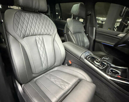 Чорний БМВ X7, об'ємом двигуна 4.39 л та пробігом 33 тис. км за 90000 $, фото 24 на Automoto.ua