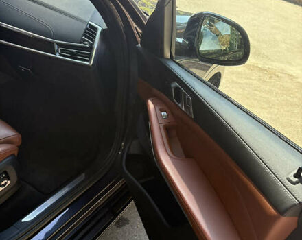 Черный БМВ X7, объемом двигателя 3 л и пробегом 120 тыс. км за 63500 $, фото 16 на Automoto.ua