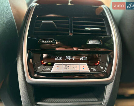 Черный БМВ X7, объемом двигателя 2.99 л и пробегом 102 тыс. км за 82800 $, фото 33 на Automoto.ua