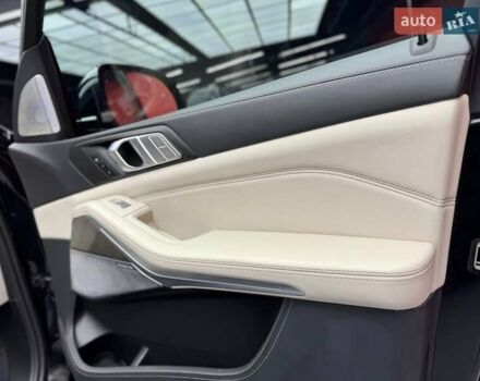 Черный БМВ X7, объемом двигателя 4.4 л и пробегом 88 тыс. км за 82900 $, фото 55 на Automoto.ua