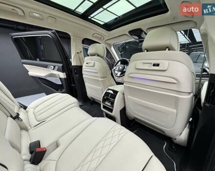 Черный БМВ X7, объемом двигателя 4.4 л и пробегом 88 тыс. км за 84800 $, фото 49 на Automoto.ua