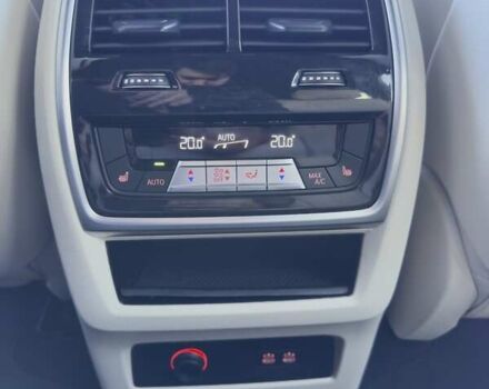 Черный БМВ X7, объемом двигателя 4.4 л и пробегом 38 тыс. км за 78000 $, фото 13 на Automoto.ua