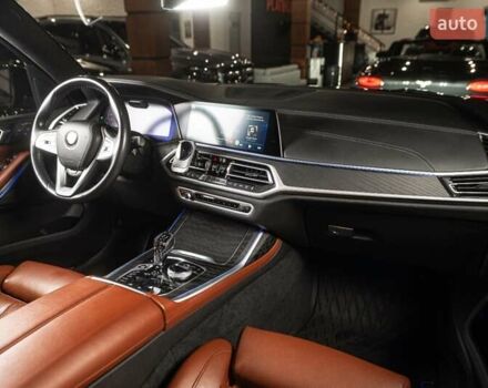 Черный БМВ X7, объемом двигателя 3 л и пробегом 65 тыс. км за 79900 $, фото 1 на Automoto.ua