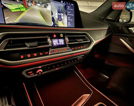 Черный БМВ X7, объемом двигателя 4.39 л и пробегом 70 тыс. км за 95000 $, фото 6 на Automoto.ua