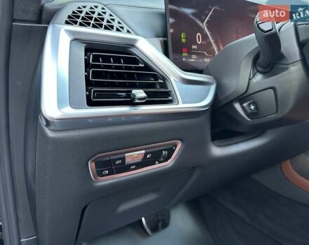 Черный БМВ X7, объемом двигателя 4.4 л и пробегом 40 тыс. км за 140900 $, фото 54 на Automoto.ua