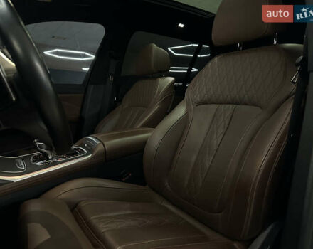 Черный БМВ X7, объемом двигателя 3 л и пробегом 96 тыс. км за 99999 $, фото 30 на Automoto.ua