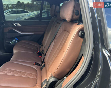 Черный БМВ X7, объемом двигателя 4.39 л и пробегом 25 тыс. км за 105000 $, фото 21 на Automoto.ua