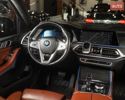 Черный БМВ X7, объемом двигателя 3 л и пробегом 65 тыс. км за 79900 $, фото 15 на Automoto.ua