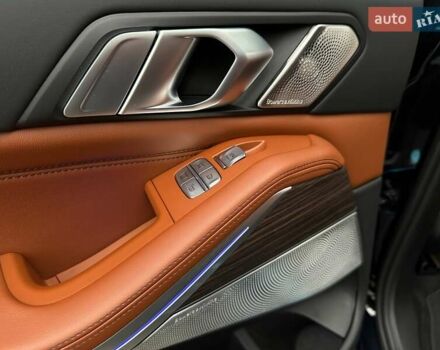 Черный БМВ X7, объемом двигателя 4.4 л и пробегом 40 тыс. км за 140900 $, фото 73 на Automoto.ua
