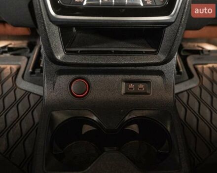 Черный БМВ X7, объемом двигателя 3 л и пробегом 65 тыс. км за 79900 $, фото 5 на Automoto.ua