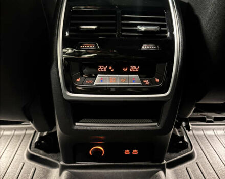 Черный БМВ X7, объемом двигателя 4.39 л и пробегом 70 тыс. км за 95000 $, фото 11 на Automoto.ua