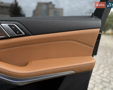 Черный БМВ X7, объемом двигателя 2.99 л и пробегом 117 тыс. км за 103900 $, фото 74 на Automoto.ua