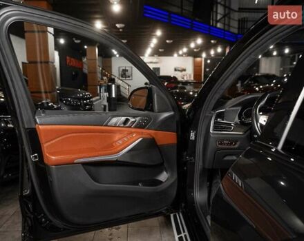 Черный БМВ X7, объемом двигателя 3 л и пробегом 65 тыс. км за 79900 $, фото 58 на Automoto.ua