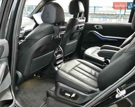 Черный БМВ X7, объемом двигателя 3 л и пробегом 75 тыс. км за 75900 $, фото 11 на Automoto.ua