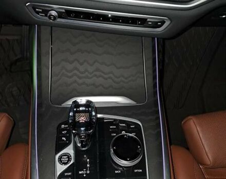 Черный БМВ X7, объемом двигателя 3 л и пробегом 64 тыс. км за 74999 $, фото 19 на Automoto.ua