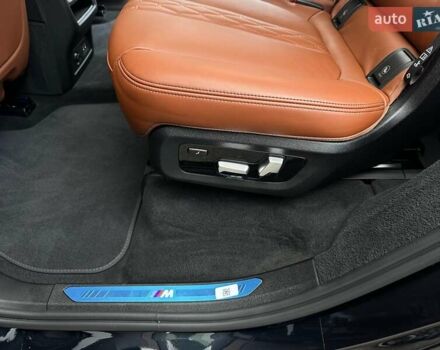 Черный БМВ X7, объемом двигателя 4.4 л и пробегом 40 тыс. км за 140900 $, фото 89 на Automoto.ua