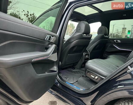 Черный БМВ X7, объемом двигателя 2.99 л и пробегом 41 тыс. км за 89900 $, фото 49 на Automoto.ua