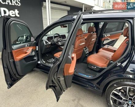 Черный БМВ X7, объемом двигателя 4.4 л и пробегом 40 тыс. км за 140900 $, фото 72 на Automoto.ua