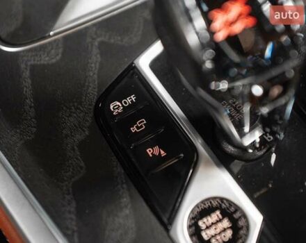 Черный БМВ X7, объемом двигателя 3 л и пробегом 65 тыс. км за 79900 $, фото 18 на Automoto.ua