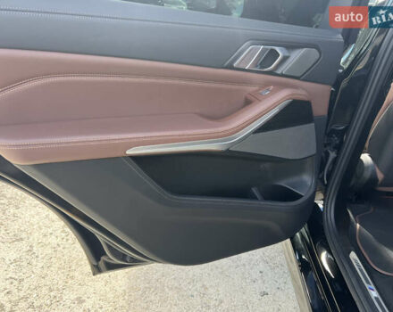 Черный БМВ X7, объемом двигателя 4.39 л и пробегом 25 тыс. км за 105000 $, фото 20 на Automoto.ua