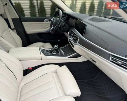 Черный БМВ X7, объемом двигателя 3 л и пробегом 33 тыс. км за 77000 $, фото 19 на Automoto.ua