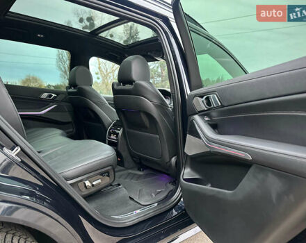 Черный БМВ X7, объемом двигателя 2.99 л и пробегом 41 тыс. км за 89900 $, фото 76 на Automoto.ua