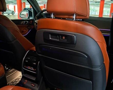 Черный БМВ X7, объемом двигателя 3 л и пробегом 64 тыс. км за 74999 $, фото 24 на Automoto.ua
