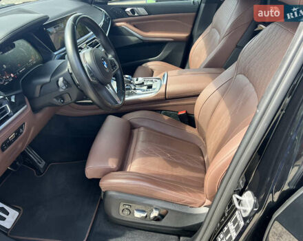 Черный БМВ X7, объемом двигателя 4.39 л и пробегом 25 тыс. км за 105000 $, фото 13 на Automoto.ua