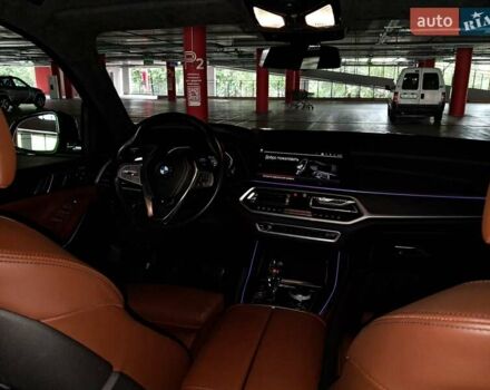 Черный БМВ X7, объемом двигателя 3 л и пробегом 64 тыс. км за 74999 $, фото 22 на Automoto.ua