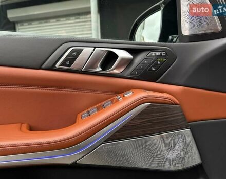 Черный БМВ X7, объемом двигателя 4.4 л и пробегом 40 тыс. км за 140900 $, фото 64 на Automoto.ua