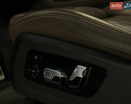 Черный БМВ X7, объемом двигателя 3 л и пробегом 96 тыс. км за 99999 $, фото 31 на Automoto.ua