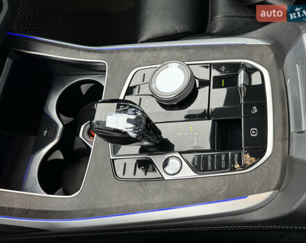 Черный БМВ X7, объемом двигателя 2.99 л и пробегом 110 тыс. км за 80000 $, фото 13 на Automoto.ua