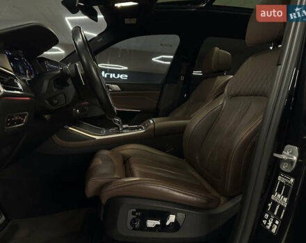 Черный БМВ X7, объемом двигателя 3 л и пробегом 96 тыс. км за 99999 $, фото 29 на Automoto.ua