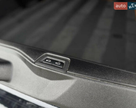 Черный БМВ X7, объемом двигателя 2.99 л и пробегом 117 тыс. км за 103900 $, фото 66 на Automoto.ua