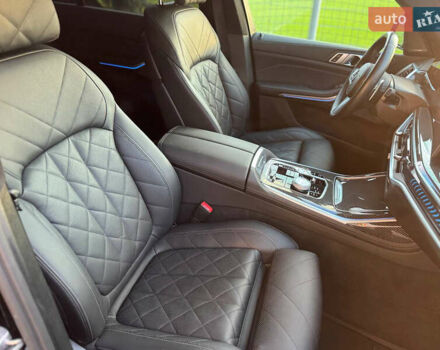 Черный БМВ X7, объемом двигателя 2.99 л и пробегом 57 тыс. км за 115500 $, фото 59 на Automoto.ua