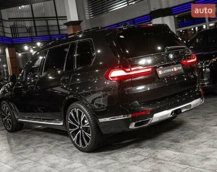 Черный БМВ X7, объемом двигателя 3 л и пробегом 65 тыс. км за 79900 $, фото 69 на Automoto.ua