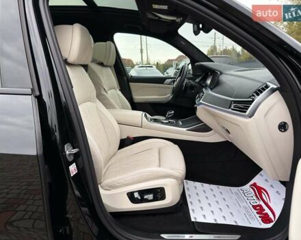 Черный БМВ X7, объемом двигателя 3 л и пробегом 110 тыс. км за 96499 $, фото 109 на Automoto.ua