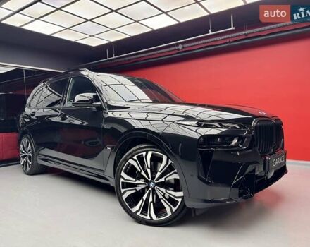 Черный БМВ X7, объемом двигателя 4.4 л и пробегом 61 тыс. км за 137700 $, фото 3 на Automoto.ua