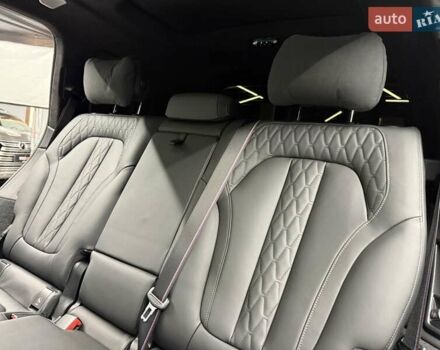Черный БМВ X7, объемом двигателя 4.39 л и пробегом 25 тыс. км за 155990 $, фото 39 на Automoto.ua