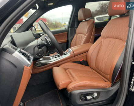 Черный БМВ X7, объемом двигателя 4.39 л и пробегом 20 тыс. км за 149500 $, фото 10 на Automoto.ua
