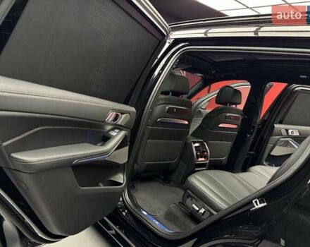 Черный БМВ X7, объемом двигателя 4.4 л и пробегом 61 тыс. км за 137700 $, фото 32 на Automoto.ua