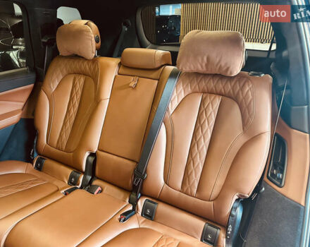 Черный БМВ X7, объемом двигателя 2.99 л и пробегом 49 тыс. км за 120000 $, фото 53 на Automoto.ua
