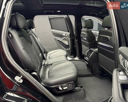 Черный БМВ X7, объемом двигателя 4.4 л и пробегом 61 тыс. км за 137700 $, фото 41 на Automoto.ua