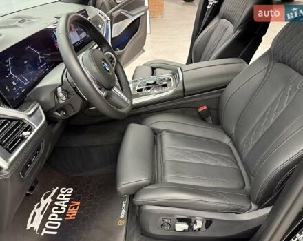 Черный БМВ X7, объемом двигателя 4.39 л и пробегом 25 тыс. км за 155990 $, фото 31 на Automoto.ua