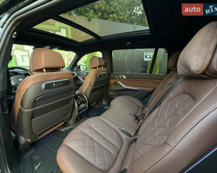 Черный БМВ X7, объемом двигателя 2.99 л и пробегом 9 тыс. км за 126000 $, фото 45 на Automoto.ua