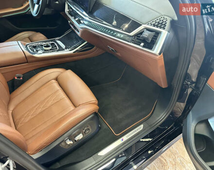 Черный БМВ X7, объемом двигателя 2.99 л и пробегом 49 тыс. км за 120000 $, фото 77 на Automoto.ua